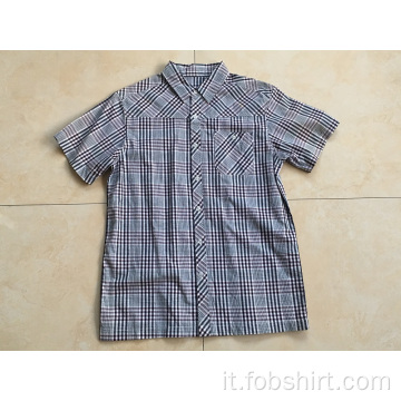 Camicia a quadri scuri a maniche corte